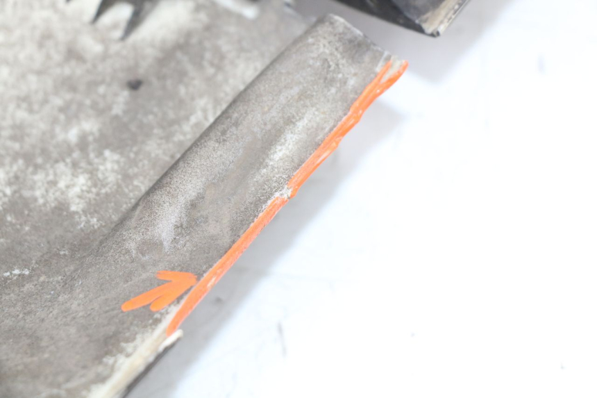 photo de LOWER PART OF THE BODY PEUGEOT VIVACITY NEW 4T 50 (2008 - 2017) - Surface and material condition