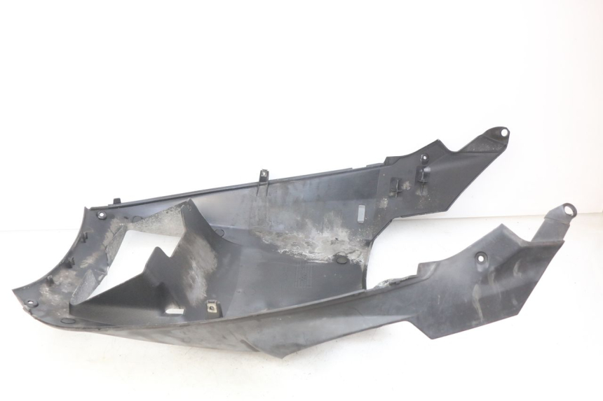 photo de LOWER BODY SHELL YAMAHA X-MAX XMAX 125 (2010 - 2013) - Surface and material condition