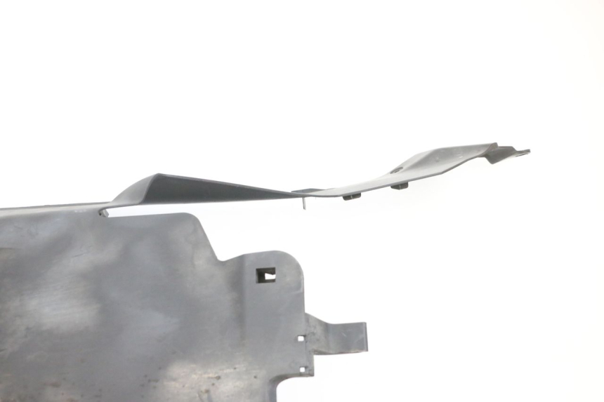 photo de LOWER BODY SHELL YAMAHA X-MAX XMAX 125 (2010 - 2013) - High-resolution close-up