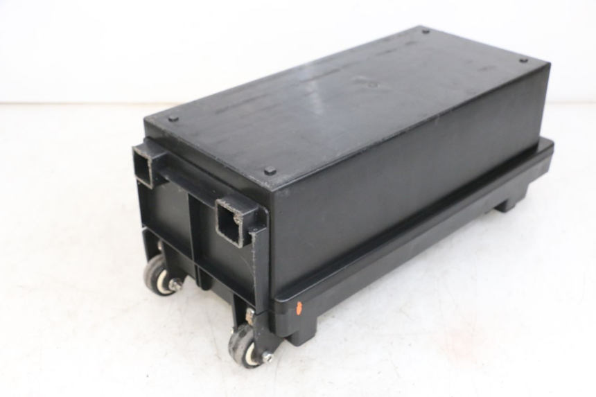 photo de Battery E-MAX 80L 1 (2011 - 2014) - Distinctive features