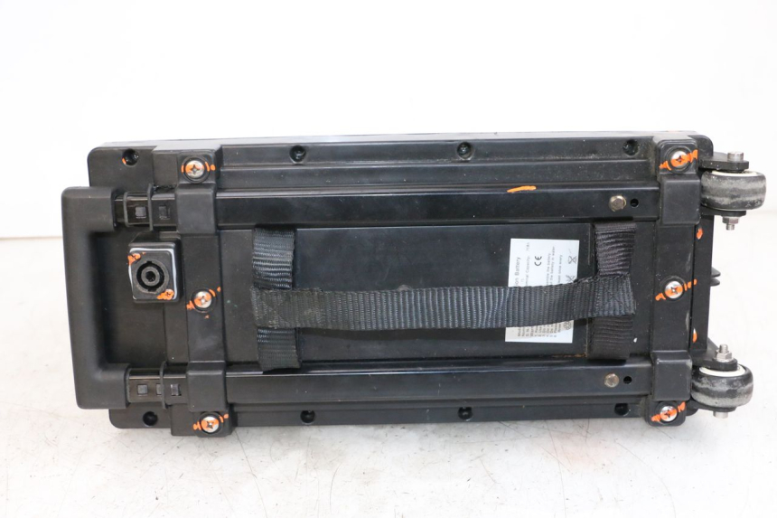 photo de Battery E-MAX 80L 1 (2011 - 2014) - Surface and material condition