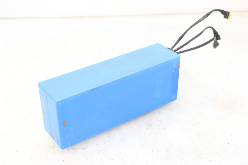 photo de BATTERY URBANGLIDE E-CROSS PRO 1 - Surface and material condition