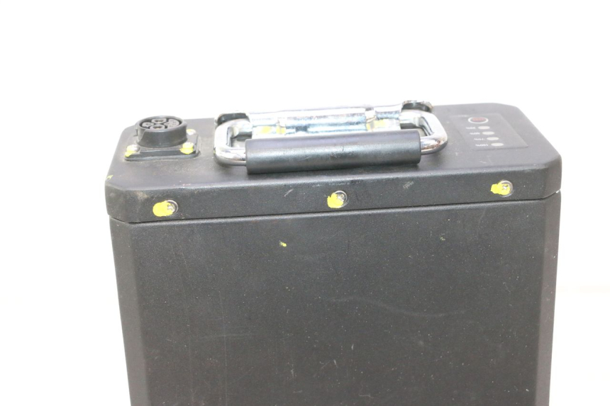 photo de BATTERY WAYSCRAL E-START 1 (2018 - 2022) - Detailed visual inspection