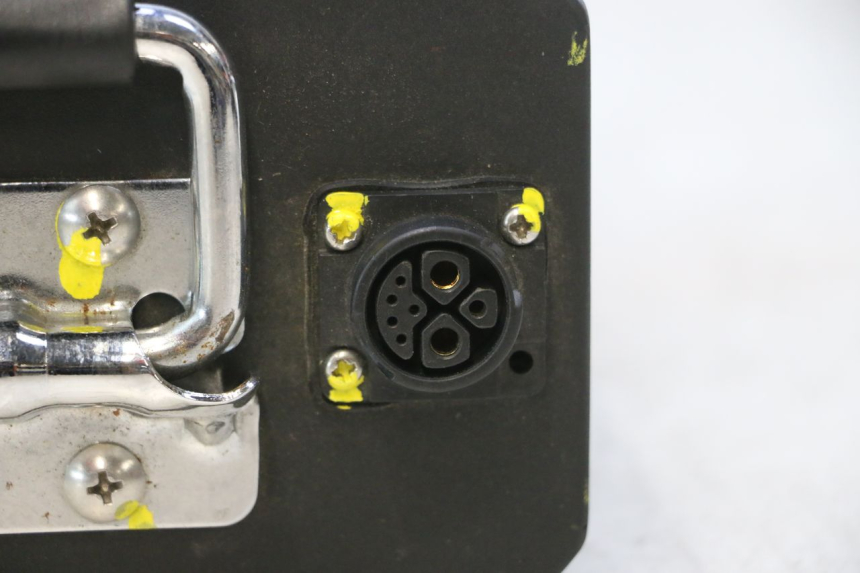 photo de BATTERY WAYSCRAL E-START 1 (2018 - 2022) - Fixing points details