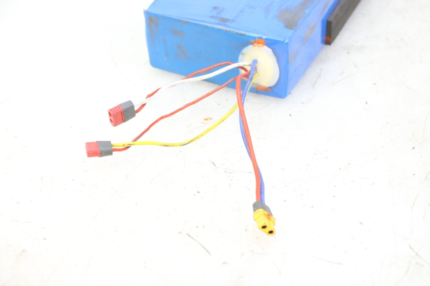 photo de BATTERY HERO S10 1 - Alternative perspective