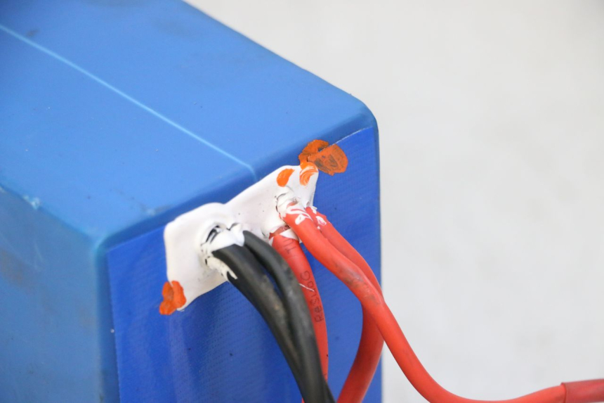 photo de BATTERY DUALTRON VICTOR LIMITED 1 - Component zoom