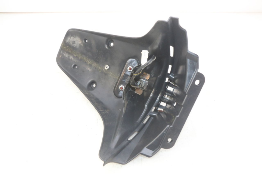 photo de REAR MUDGUARD PIAGGIO FLY 4T 50 (2013 - 2017) - Zoom on usage condition