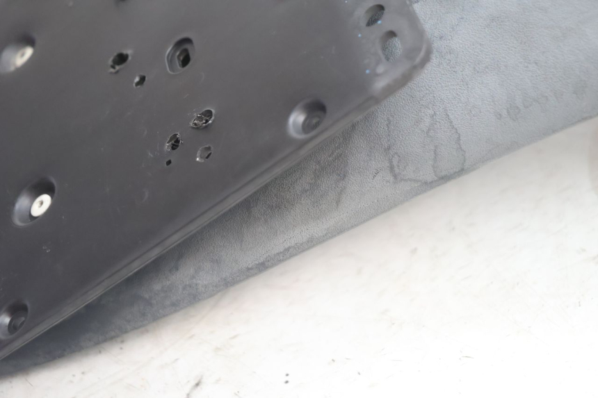 photo de MUD FLAP PIAGGIO LIBERTY 125 (1998 - 2008) - Fixing points details