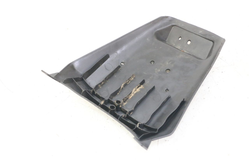 photo de MUD FLAP MBK BOOSTER SPIRIT NAKED 50 (2004 - 2017) - Technical close-up