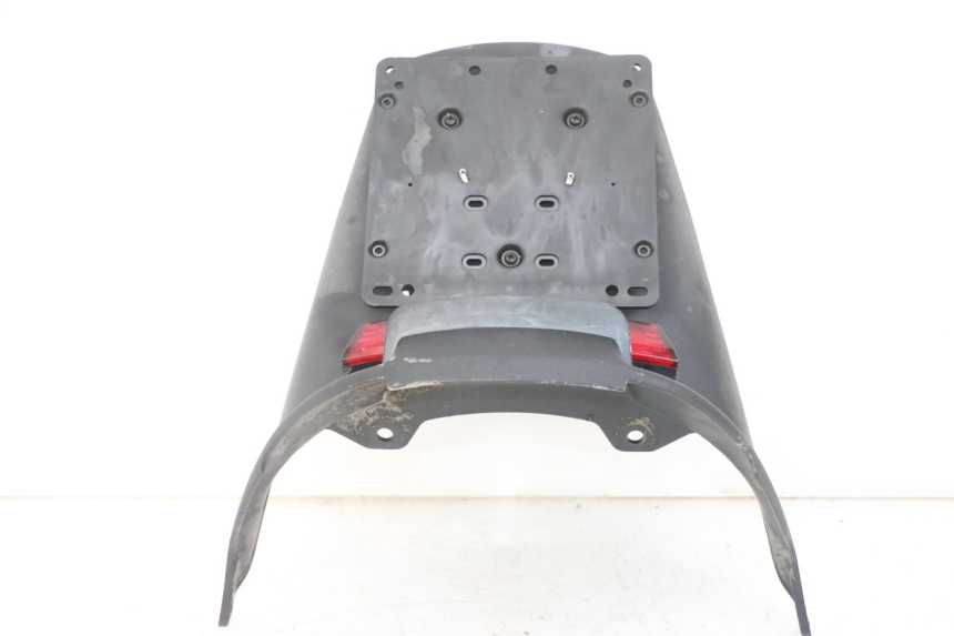 photo de MUD FLAP PIAGGIO MP3 LT 300 (2010 - 2016) - Fixing points details