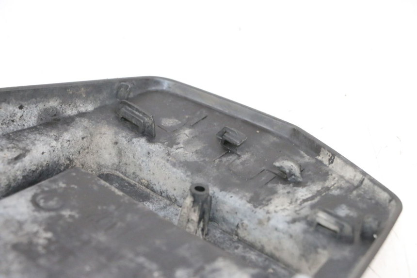 photo de MUD FLAP PEUGEOT SPEEDFIGHT 4 4T EFI 50 (2021 - 2025) - Zoom on usage condition