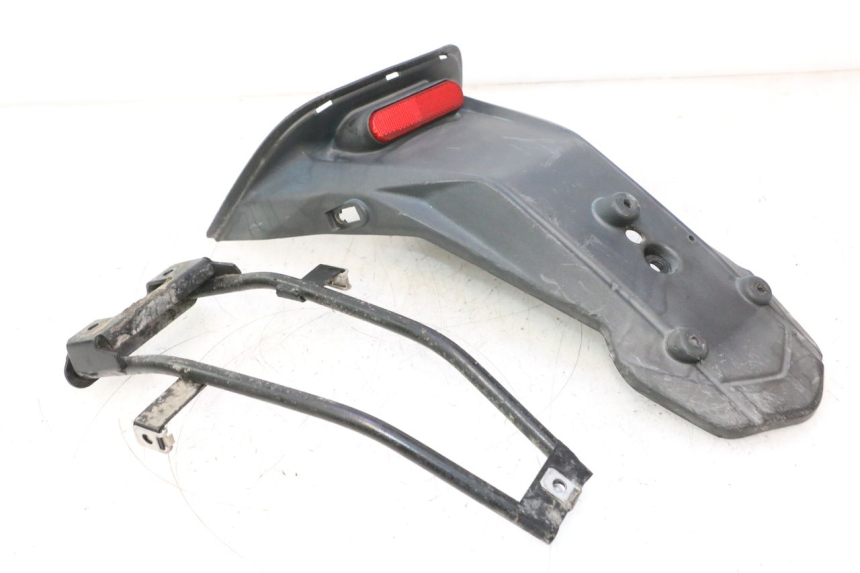 photo de REAR MUDGUARD APRILIA SR 2T 50 (2012 - 2017) - Fixing points details