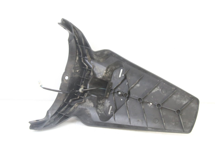 photo de REAR MUDGUARD YAMAHA X-MAX XMAX 125 (2010 - 2013) - Fixing points details