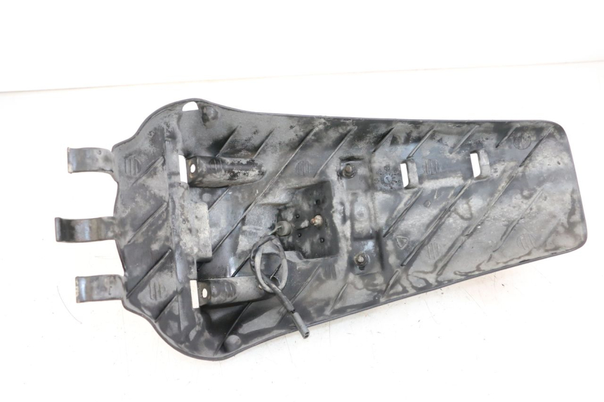 photo de MUD FLAP YAMAHA YP MAJESTY 125 (2002 - 2006) - Component detail