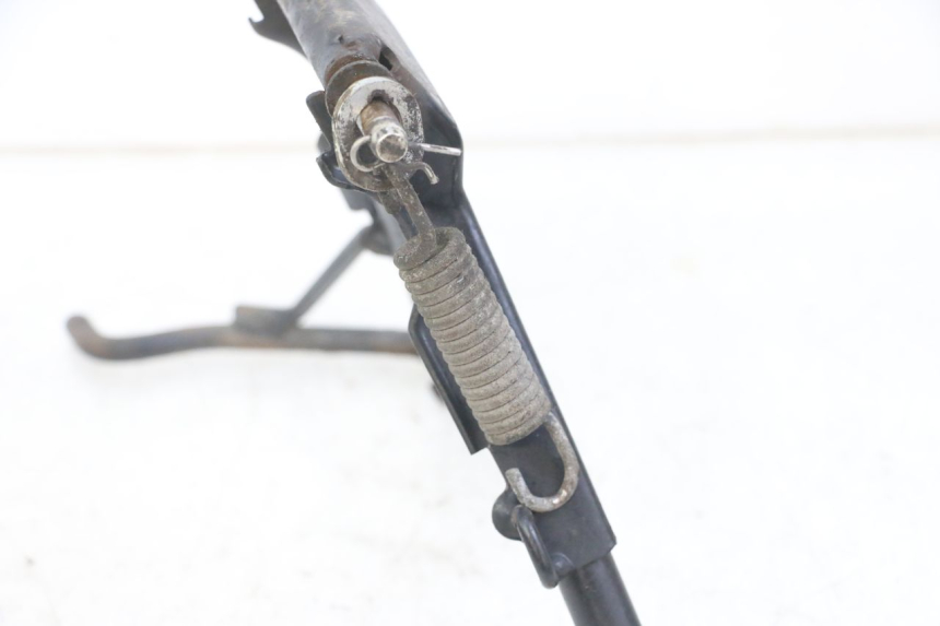 photo de MAIN STAND PEUGEOT JET FORCE CARBU 50 (2003 - 2016) - Zoom on usage condition