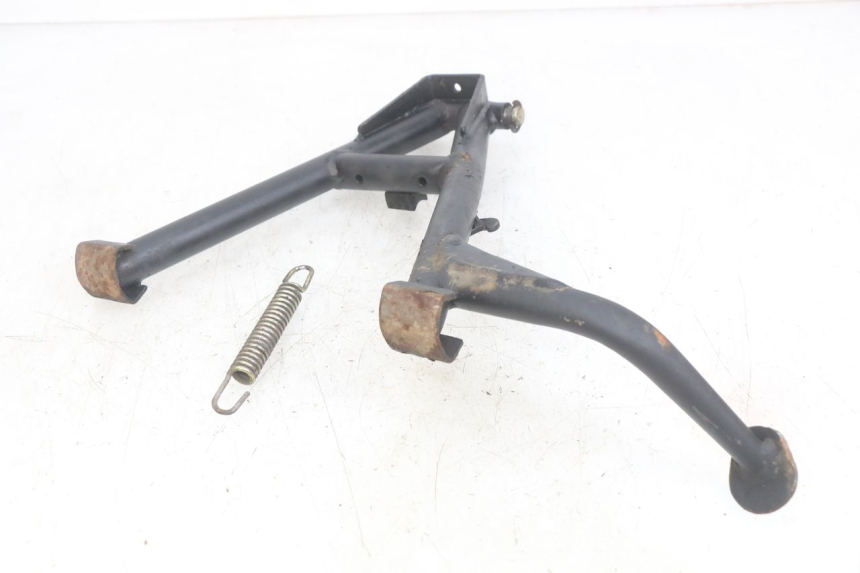 photo de CENTER STAND YAMASAKI ROADSTER 50 (2013 - 2018) - Zoom on usage condition