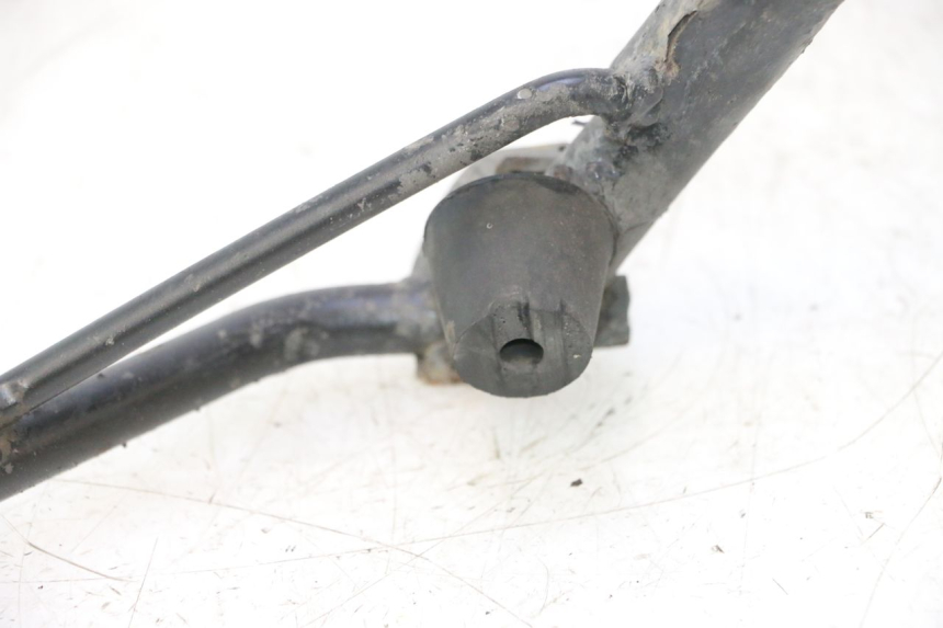 photo de MAIN STAND PEUGEOT SATELIS 125 (2013 - 2018) - Fixing points details