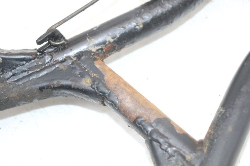 photo de MAIN STAND SUZUKI GS F 500 (2004 - 2007) - Surface and material condition