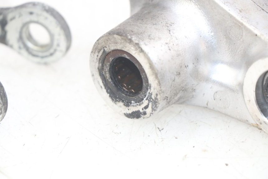 photo de SHOCK ABSORBER LINKAGE YAMAHA FZS FAZER 600 (1998 - 2001) - Fixing points details