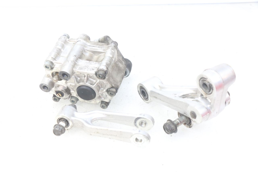 photo de SHOCK ABSORBER LINKAGE SUZUKI TLS TL S 1000 (1997 - 2001) - Fixing points details