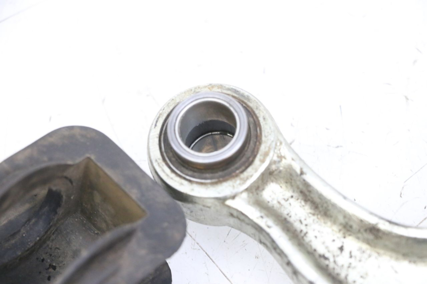 photo de SHOCK ABSORBER LINKAGE YAMAHA TTR 125 (2000 - 2020) - Technical close-up