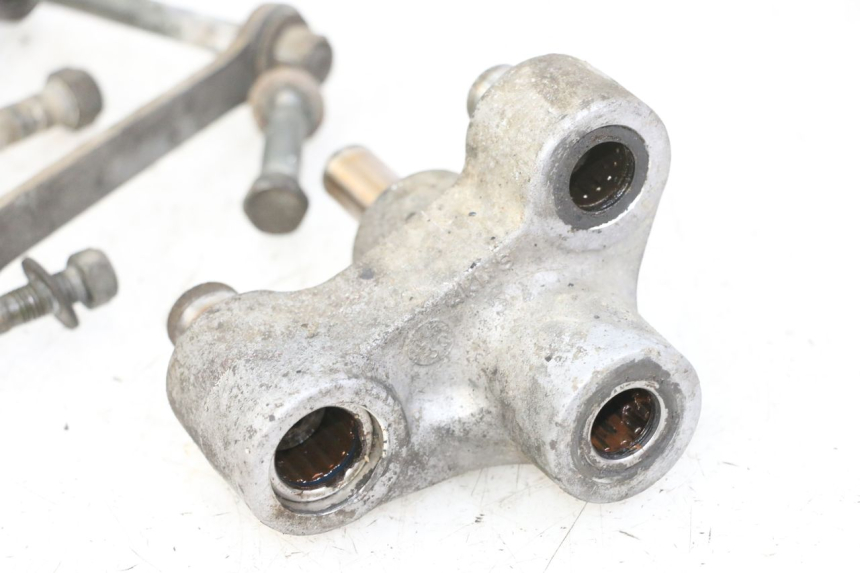 photo de SHOCK ABSORBER LINKAGE YAMAHA FZS FAZER 600 (2001 - 2003) - Surface and material condition