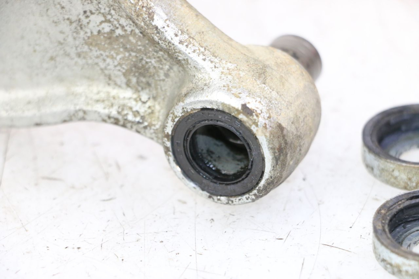 photo de SHOCK ABSORBER LINKAGE YAMAHA TTR 125 (2000 - 2020) - Surface and material condition