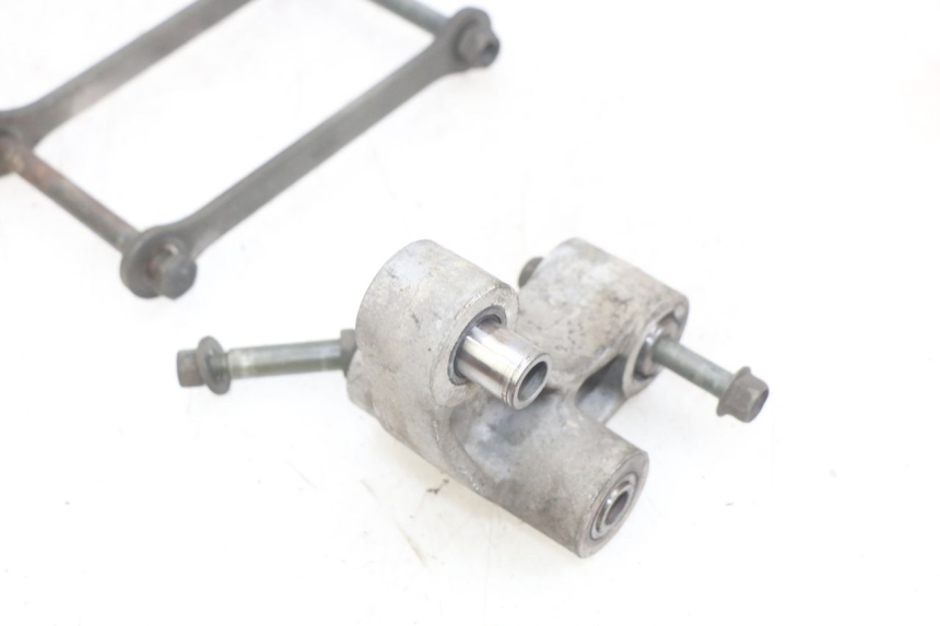 photo de SHOCK ABSORBER LINKAGE YAMAHA YZF R THUNDERCAT 600 (1996 - 2003) - Alternative perspective