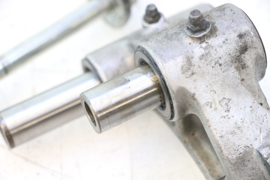 photo de SHOCK ABSORBER LINKAGE KAWASAKI ZZR 600 (1995 - 2004) - Zoom on usage condition
