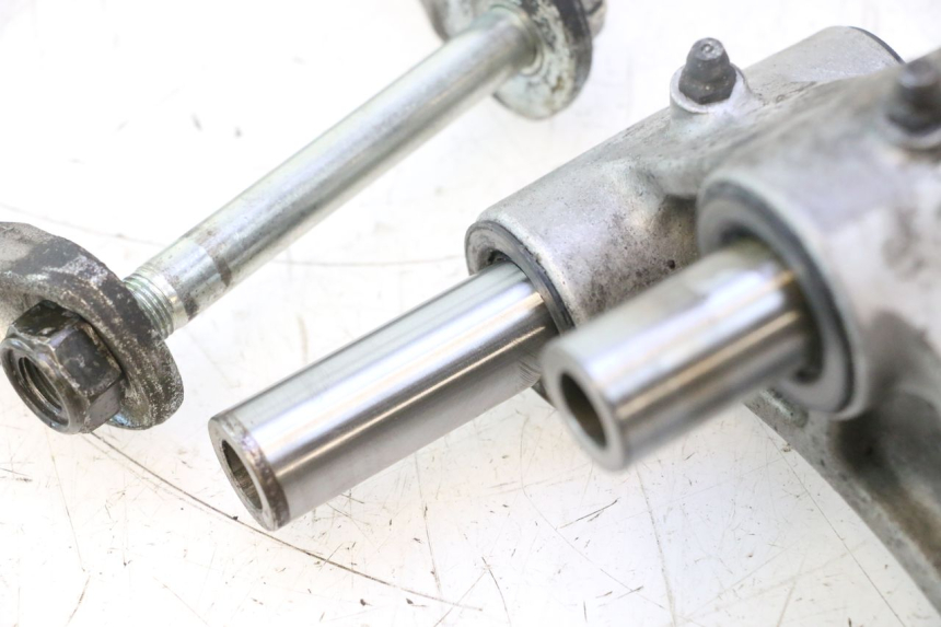 photo de SHOCK ABSORBER LINKAGE KAWASAKI ZZR 600 (1995 - 2004) - Alternative perspective