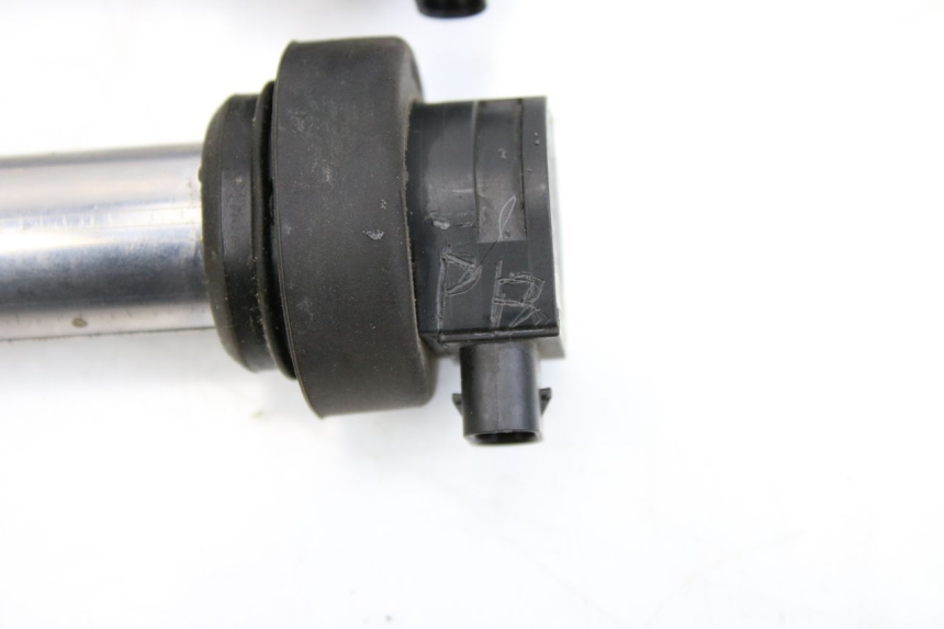 photo de IGNITION COIL BMW F GS K81 850 (2018 - 2023) - Surface and material condition