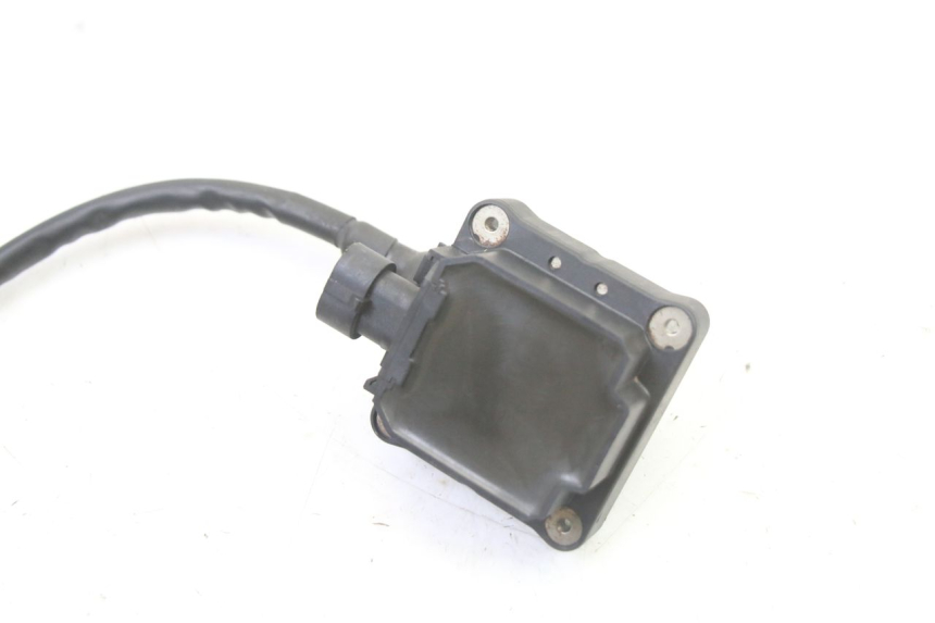 photo de IGNITION COIL PEUGEOT SATELIS 250 (2006 - 2012) - Fixing points details