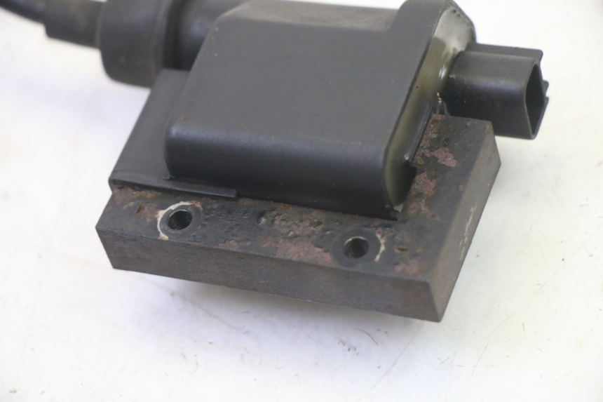 photo de IGNITION COIL PEUGEOT SATELIS 125 (2013 - 2018) - Fixing points details