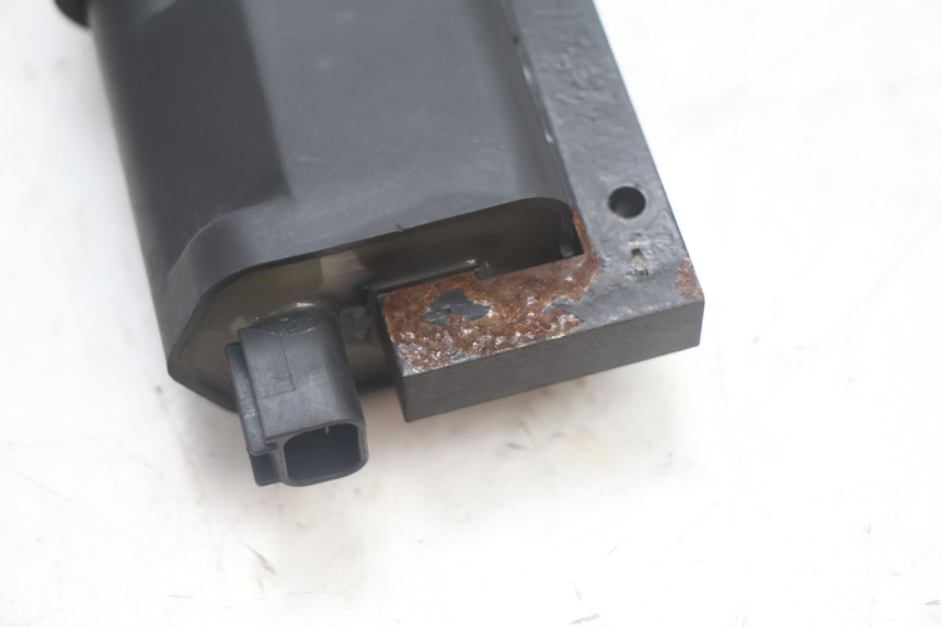photo de IGNITION COIL PEUGEOT SATELIS 125 (2013 - 2018) - Alternative perspective