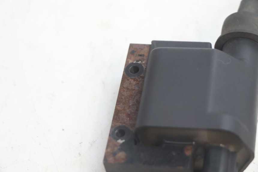 photo de IGNITION COIL PEUGEOT SATELIS 125 (2013 - 2018) - Fixing points details