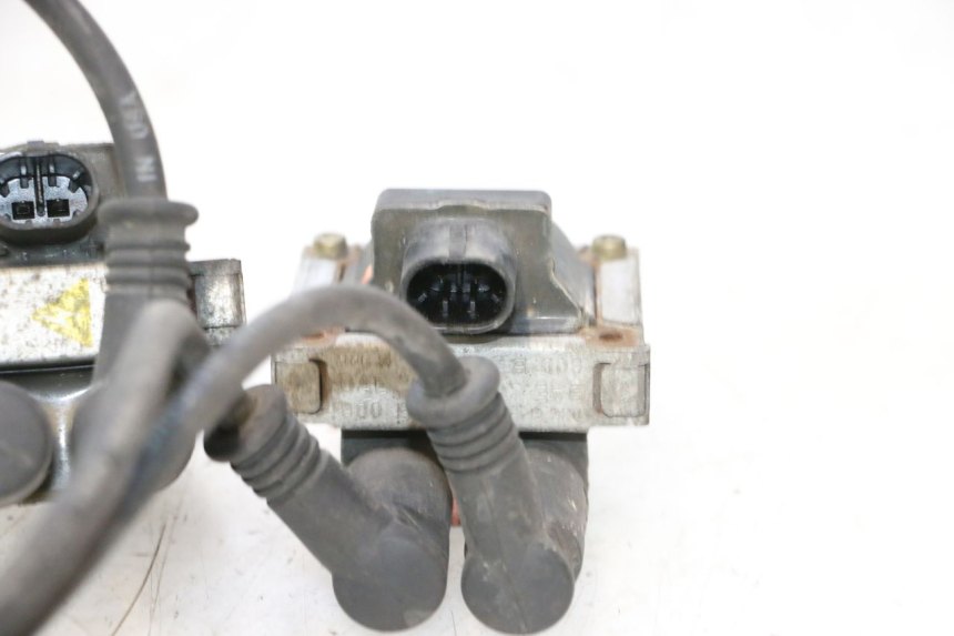 photo de IGNITION COIL DUCATI SS IE DS CARENEE 1000 (2002 - 2006) - Alternative perspective