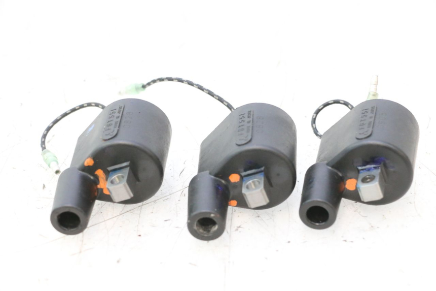 photo de IGNITION COIL YAMAHA WAVE RUNNER GP R 1200 (2000 - 2003) - Alternative perspective