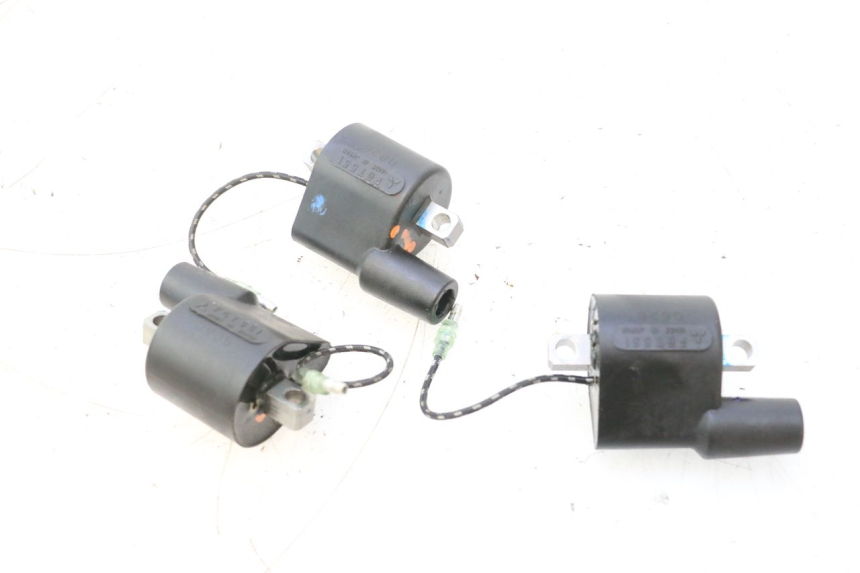 photo de IGNITION COIL YAMAHA WAVE RUNNER GP R 1200 (2000 - 2003) - Technical close-up