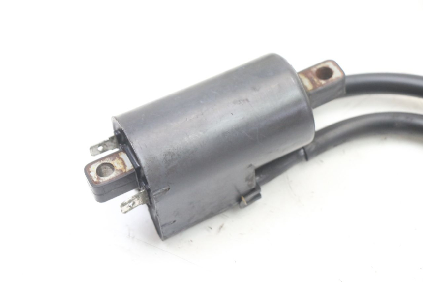 photo de IGNITION COIL YAMAHA XJ6 600 (2008 - 2016) - High-resolution close-up