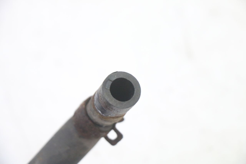 photo de BRAKE FLUID JAR TRIUMPH SPRINT 900 (1995 - 1998) - Fixing points details