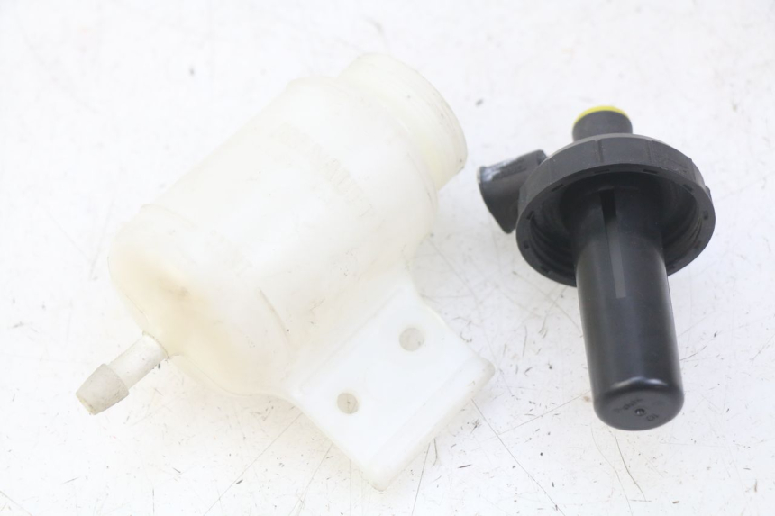 photo de BRAKE FLUID JAR RENAULT TWIZY 45 (2012 - 2019) - Main view