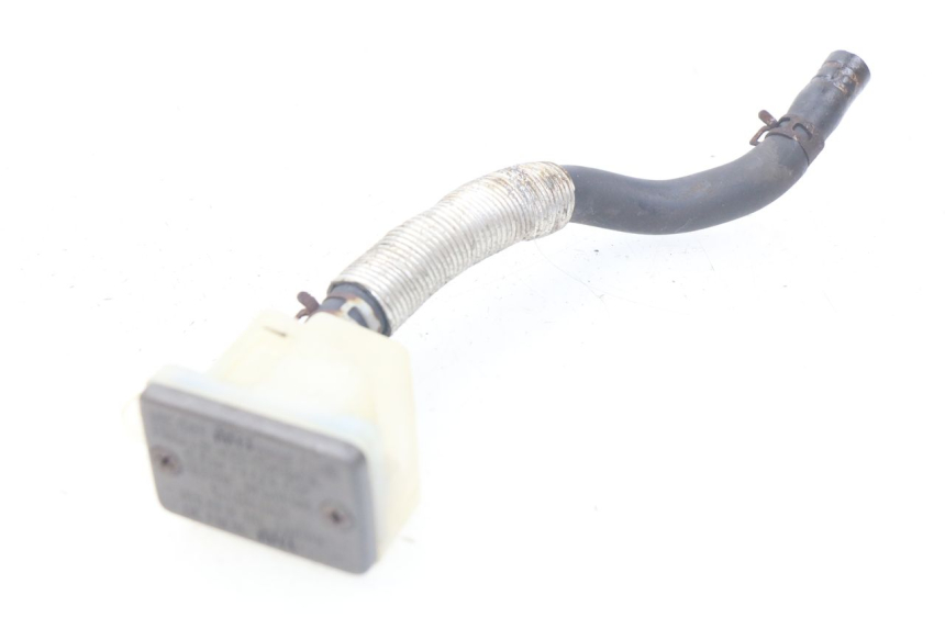 photo de BRAKE FLUID RESERVOIR SUZUKI XF FREEWIND 650 (1997 - 2003) - Technical close-up