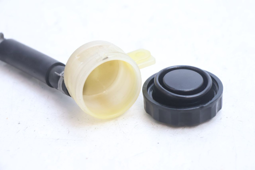 photo de BRAKE FLUID JAR KAWASAKI ZX-6R ZX6R 600 (2000 - 2002) - Fixing points details