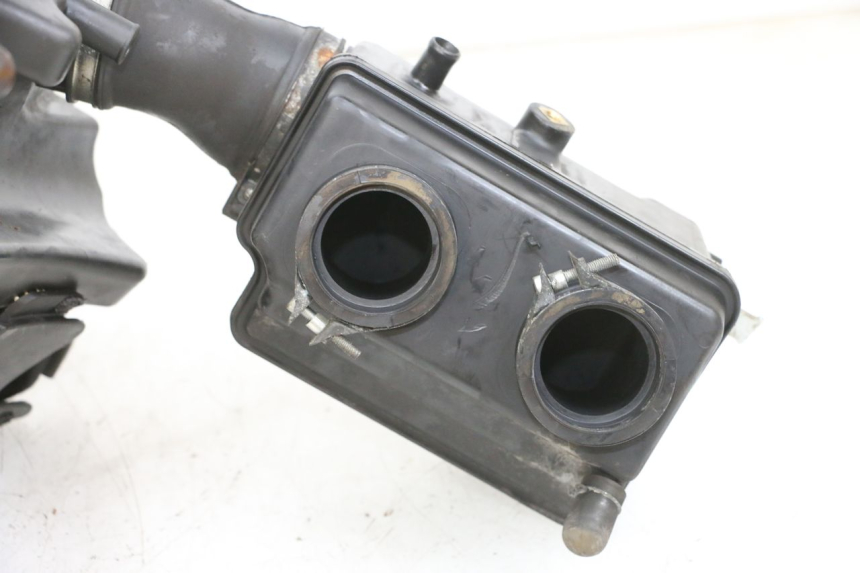 photo de AIR BOX SUZUKI BURGMAN 650 (2013 - 2020) - Fixing points details