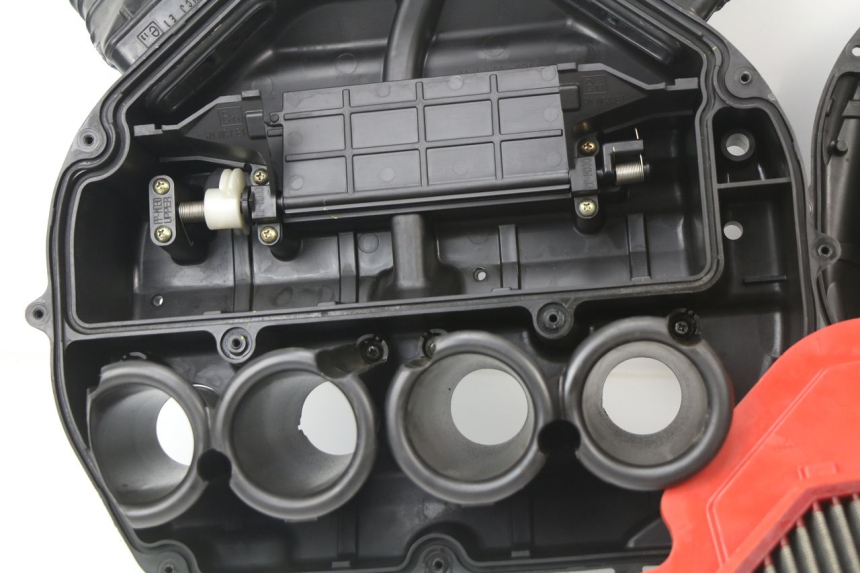 photo de AIR BOX HONDA CBR 929 RR FIREBLADE 900 (2000 - 2001) - Zoom on usage condition