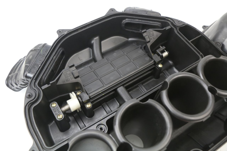 photo de AIR BOX HONDA CBR 929 RR FIREBLADE 900 (2000 - 2001) - Alternative perspective