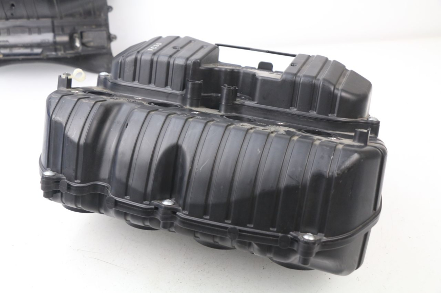 photo de AIR BOX HONDA CBR RR FIREBLADE 1000 (2006 - 2007) - Alternative perspective