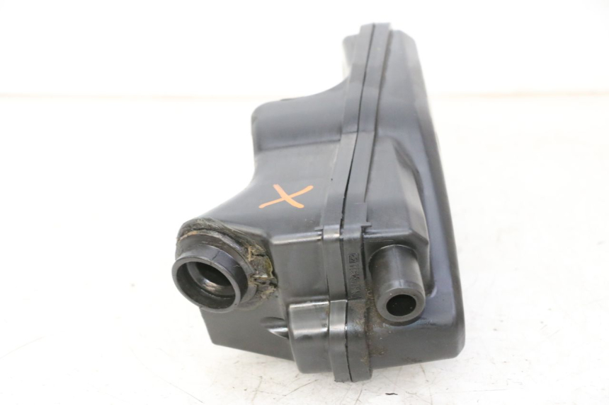 photo de AIR BOX PEUGEOT KISBEE 2T 50 (2010 - 2017) - Fixing points details
