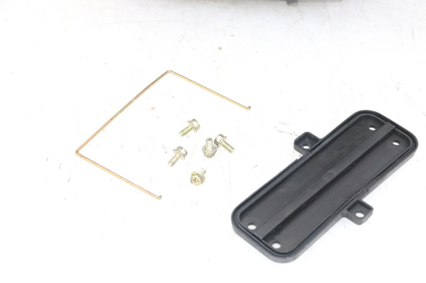 photo de AIR BOX KYMCO XCITING 500 (2007 - 2010) - Fixing points details