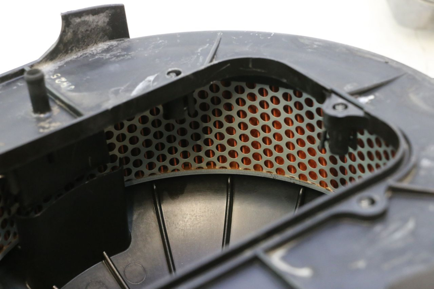 photo de AIR BOX HONDA ST PAN EUROPEAN 1100 (1990 - 2002) - Fixing points details